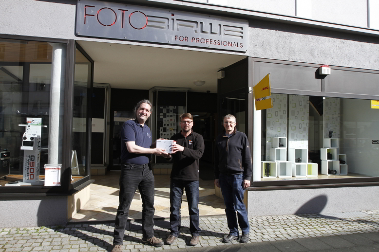 Olaf dg8ygz hat die neue Kamera in den Haenden